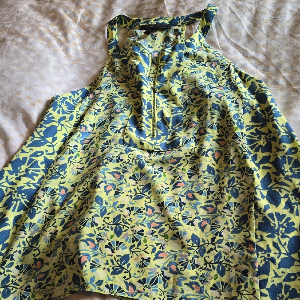 BCBGMaxAzria Green and Yellow Asymmetrical Sleeveless Blouse